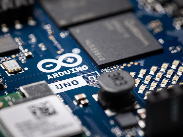 Arduino UNO Q 4GB