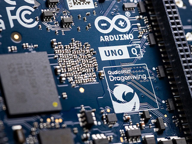 Arduino UNO Q 4GB